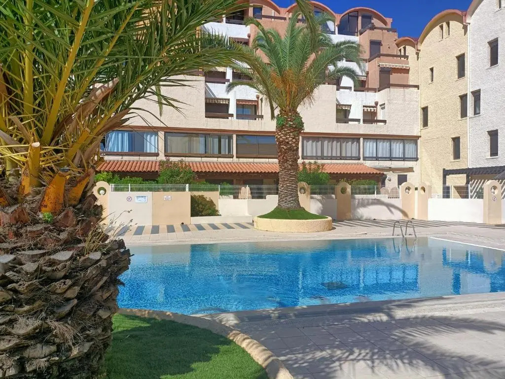 Charmant Appartement vue PORT DE GRUISSAN 5DROM44K