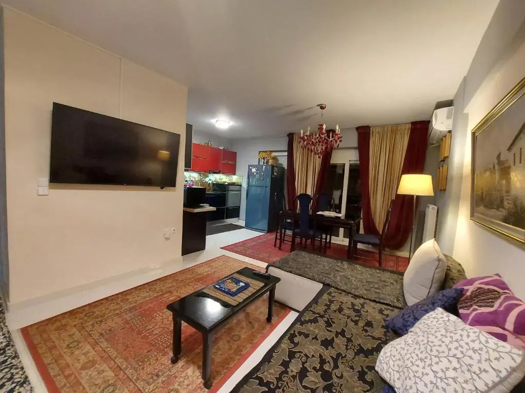 One bedroom apartment new with large living room