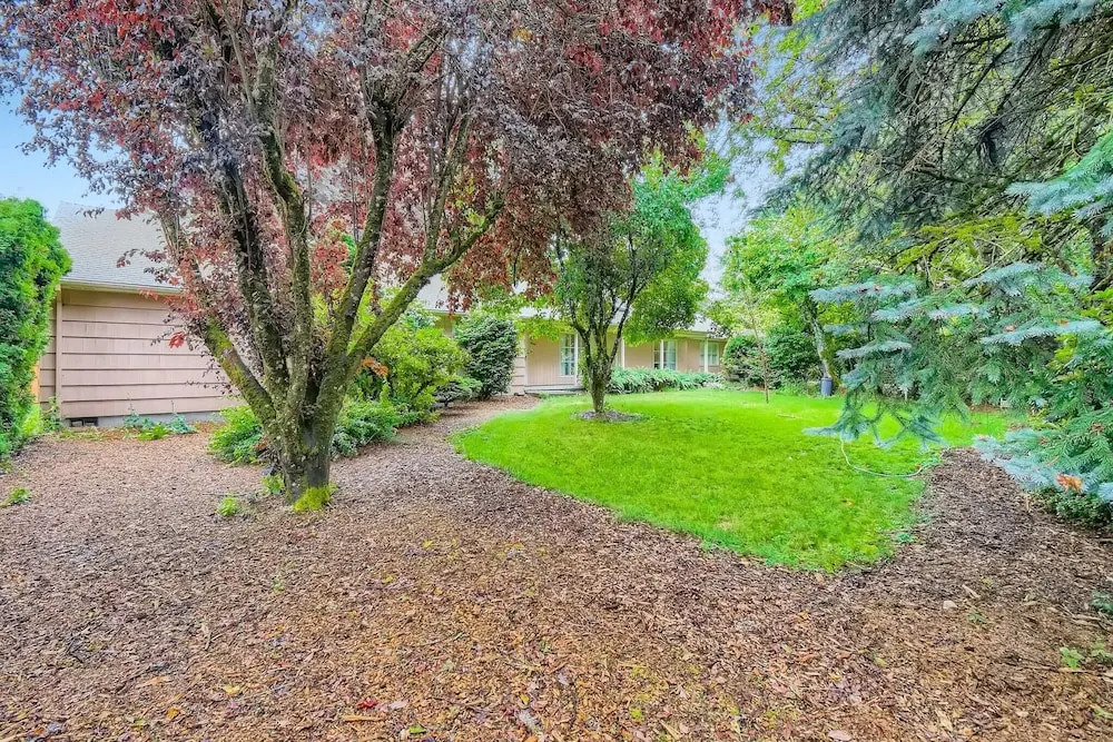 Charming Single Level 4 Bedrooms Gresham Home Near Pdx, Edgefield and Mt Hood