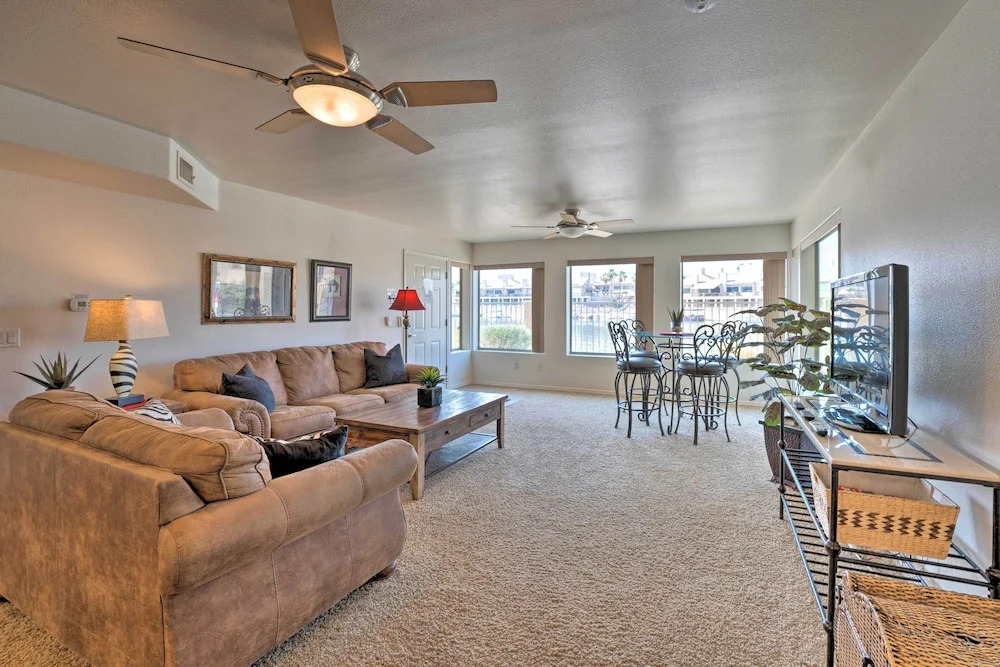 1 Mi to London Bridge: Condo w/ Pool Access