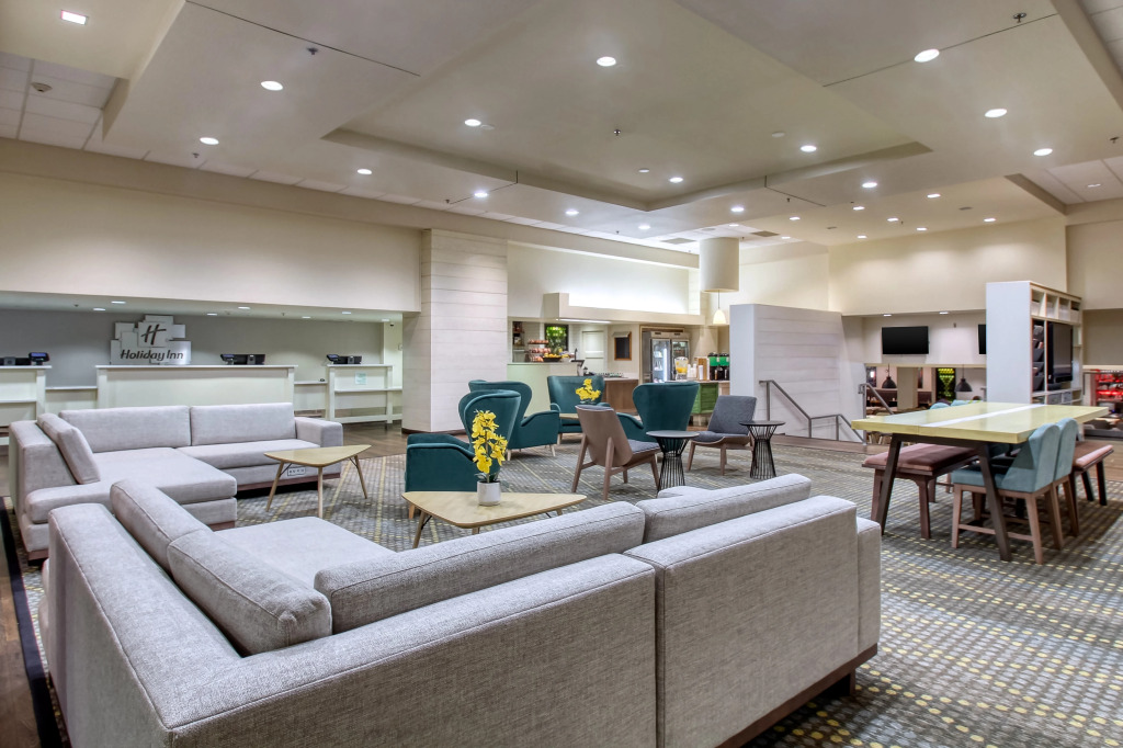Holiday Inn & Suites Atlanta Airport North by IHG