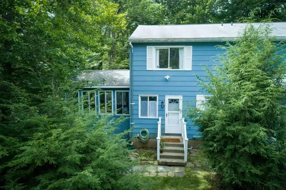 Lake Escape with 4-Season Porch & Charm