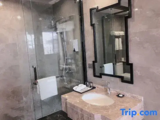 Ruiyi Hotel (Near Yangsigang Bridge, Wuhan Int'l Expo Center)