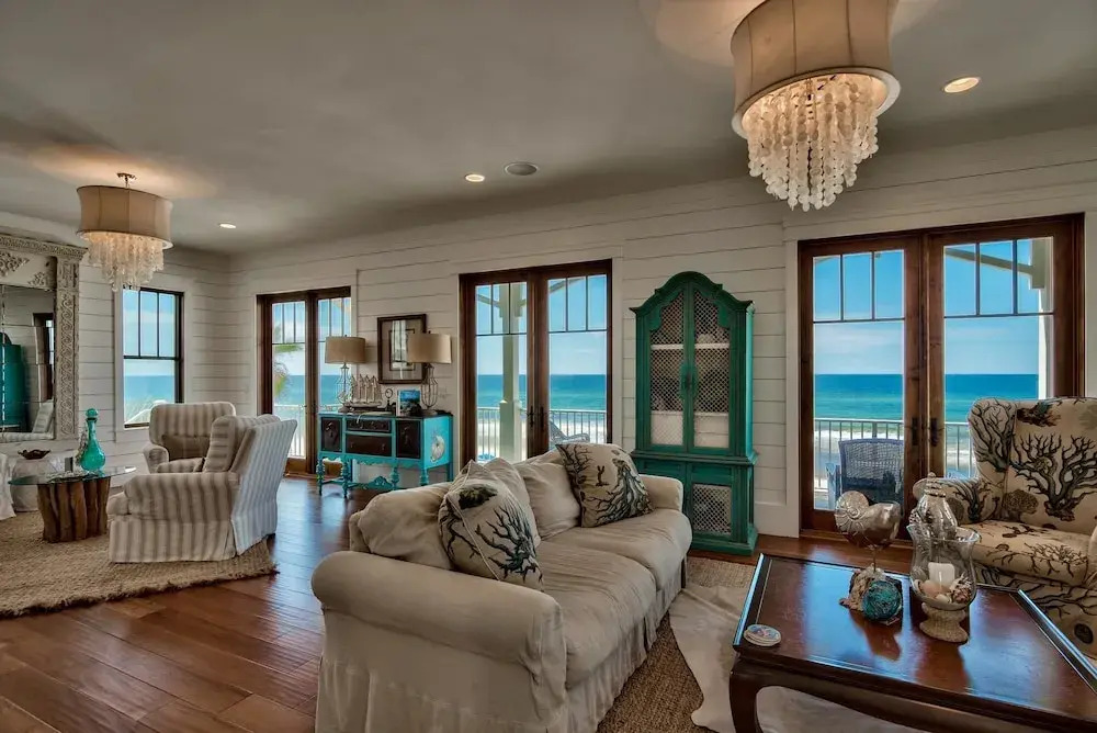 Tangled In Blue 5 Bedroom Holiday Home by Five Star Properties