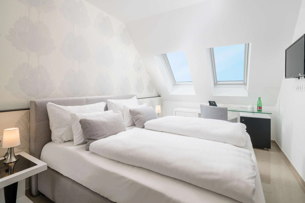Best Western Plus Celebrity Suites
