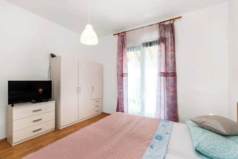 2 Bedroom Apartment in Tribunj