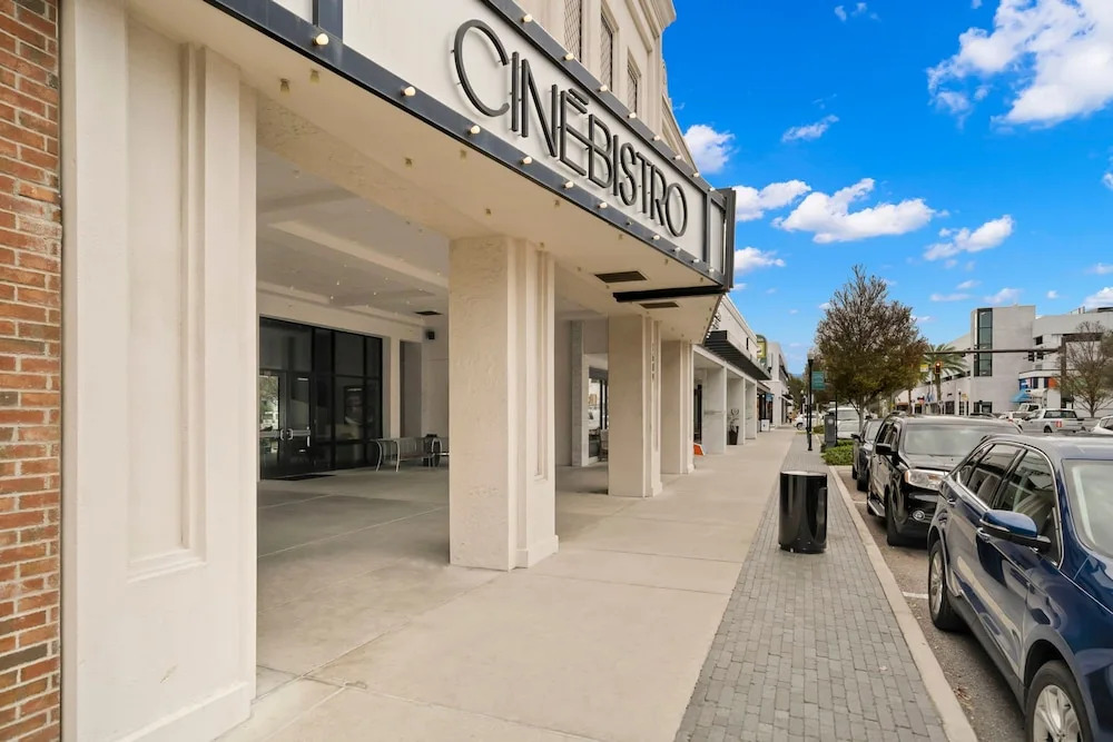 The Adaline 1 Luxury Hyde Park Apt Near Bayshore