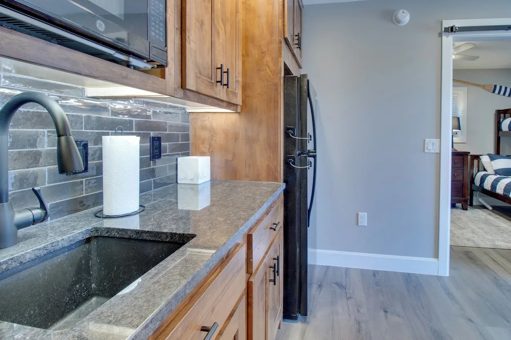 Beautiful Lakeview Home: Near Bull Shoals Lake