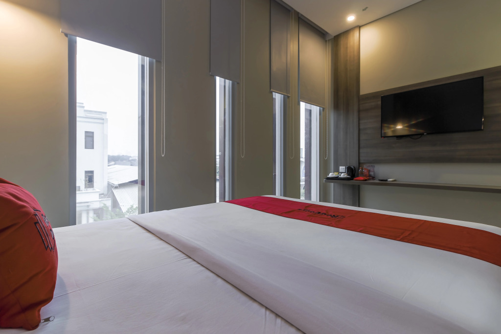 RedDoorz Plus near Tebet