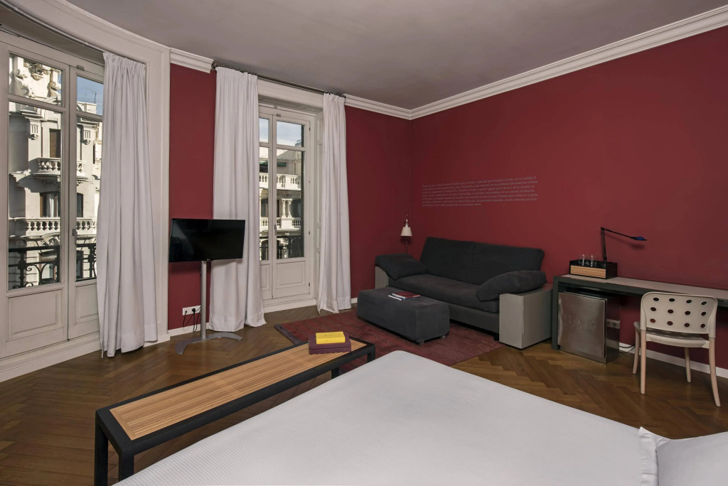 Отель Iberostar Las Letras Gran Via