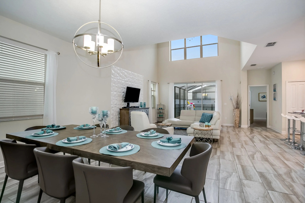 Amazing Storey Lake 5 Bedroom 5 Bathroom 4778Kcc