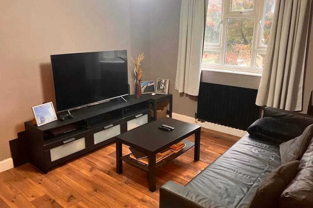 Spacious 1BD Flat - 4 Mins to Regent's Canal!