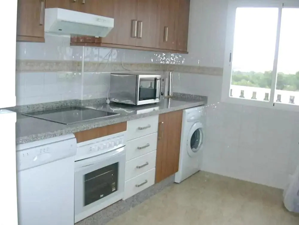 House With 4 Bedrooms in Orihuela, With Pool Access and Enclosed Garde