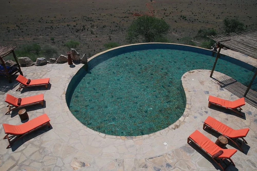 Lions Bluff Lodge