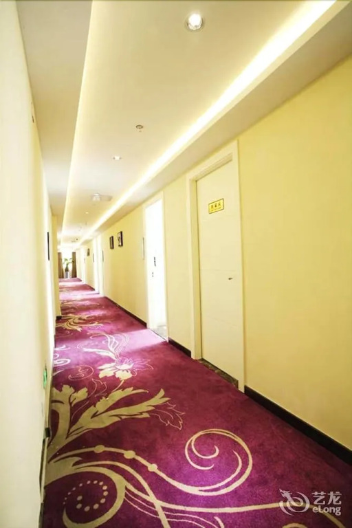 Kaiserdom Hotel Airport Road
