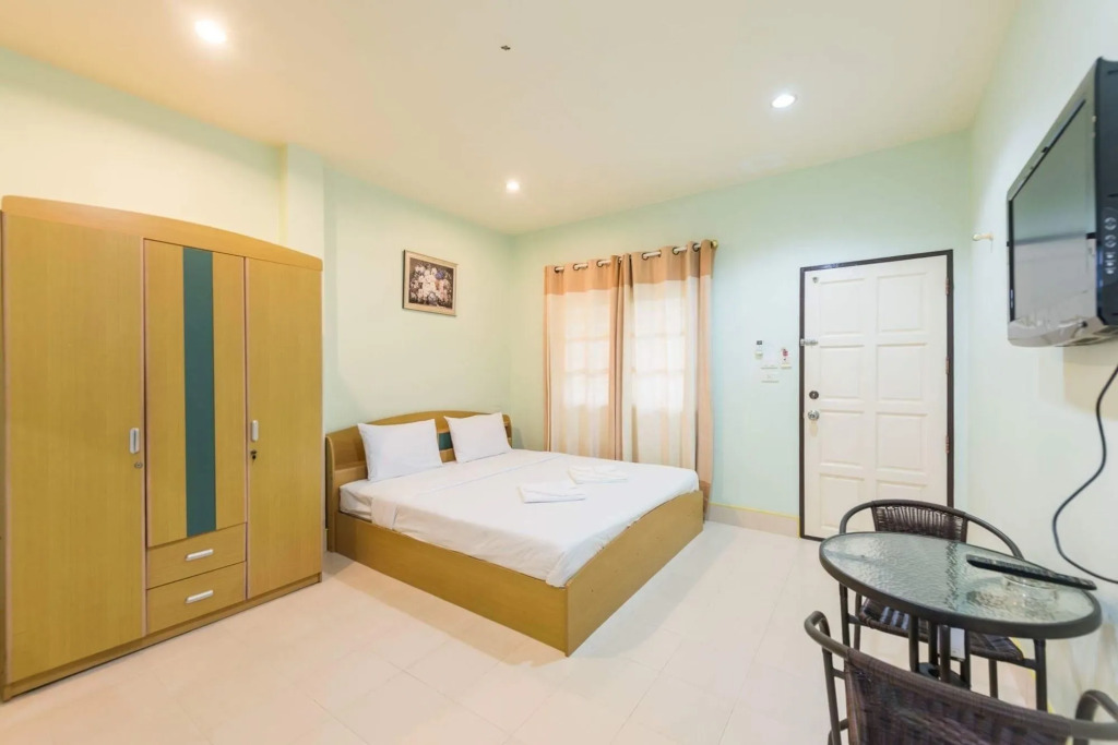Pachumas Hotel