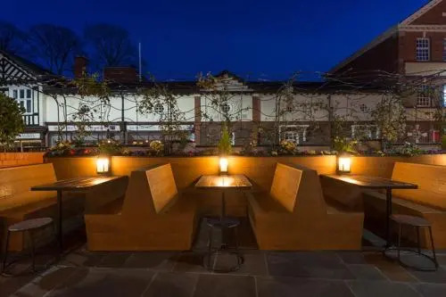 The Bull & Stirrup Hotel