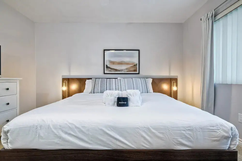 3080 Lincoln - Unit 12