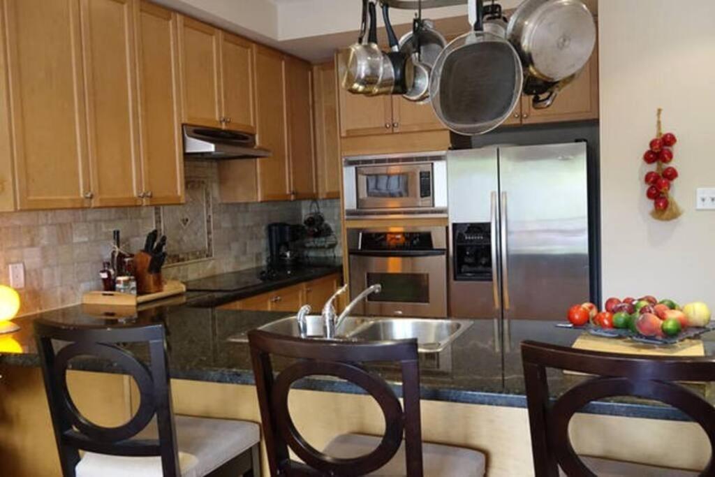 Bright Studio w Full Kitchen and Detached Bathroom