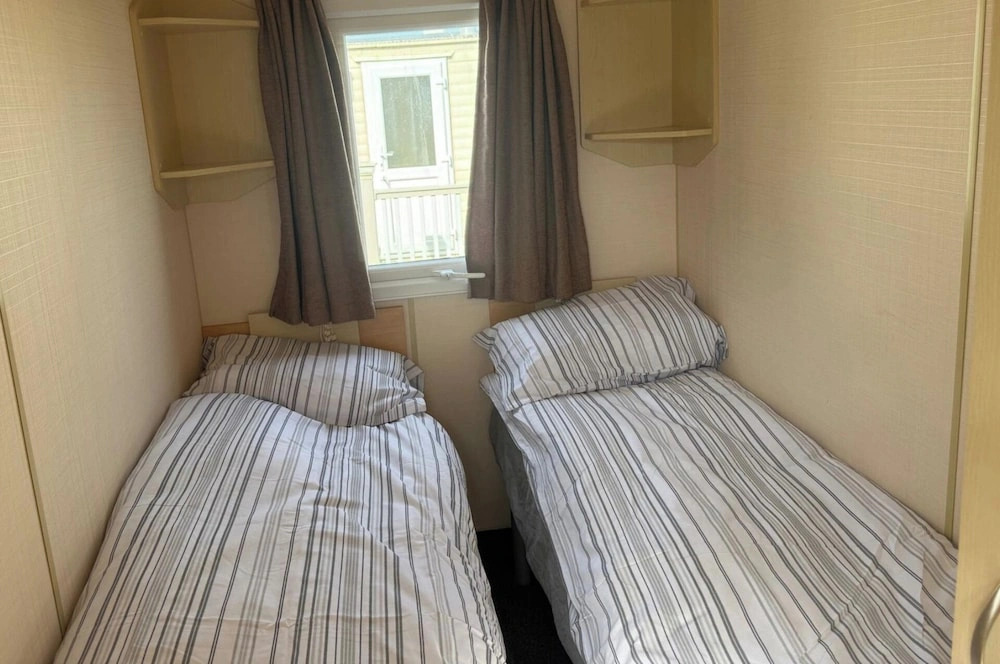 2 Bedroom Caravan Sleeps 6 -free Parking -Tv -wifi