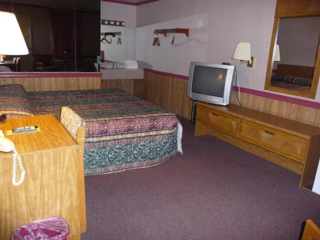 Red Rose Motel