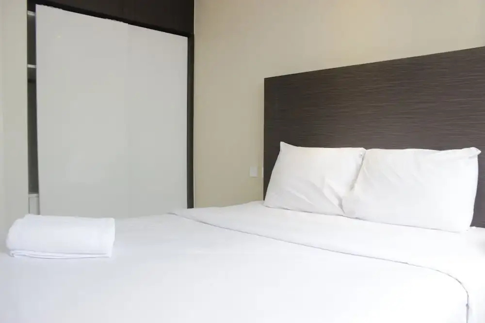 Cozy High Floor 1BR at Parahyangan Residence
