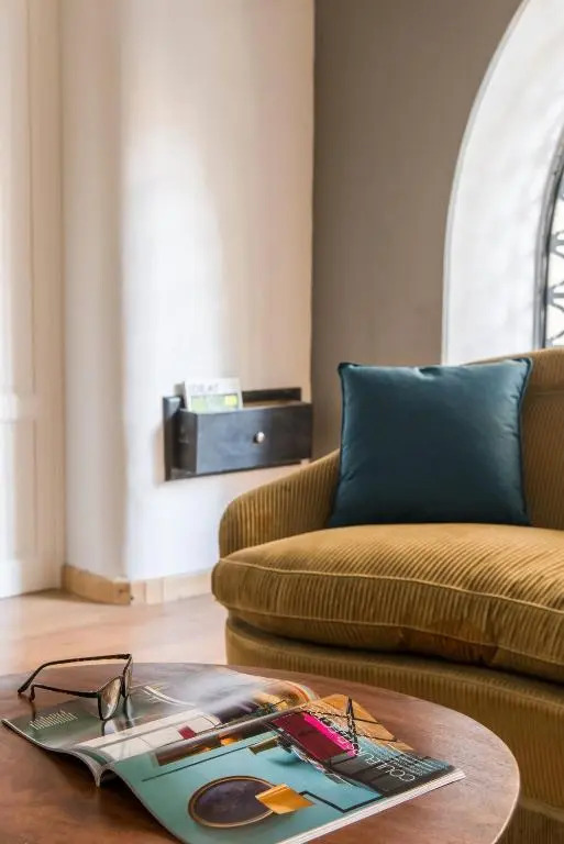 Vintage Style Apartment Near Via Roma