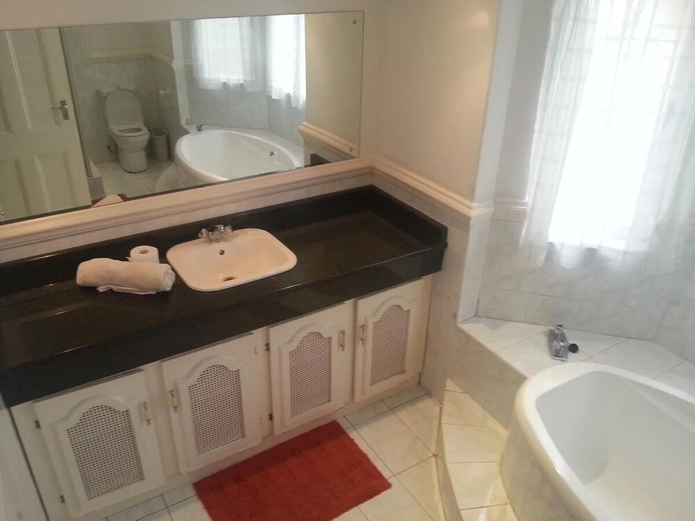 The Crescent Guesthouses - BnB/Self Catering