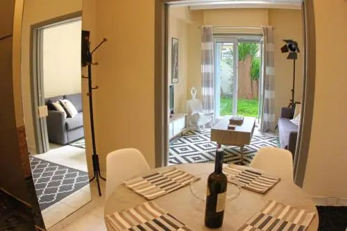 Stylish City Center Garden Apartment