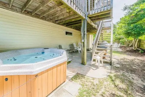 Coffee to Cocktails - Duck, Ocean Dunes, Ocean View, 400 Yds to Beach, Hot Tub, Pets OK