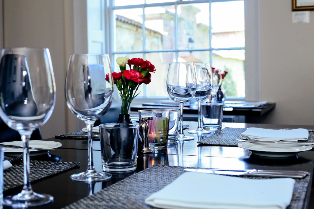 Rollestone Manor B&B and Restaurant