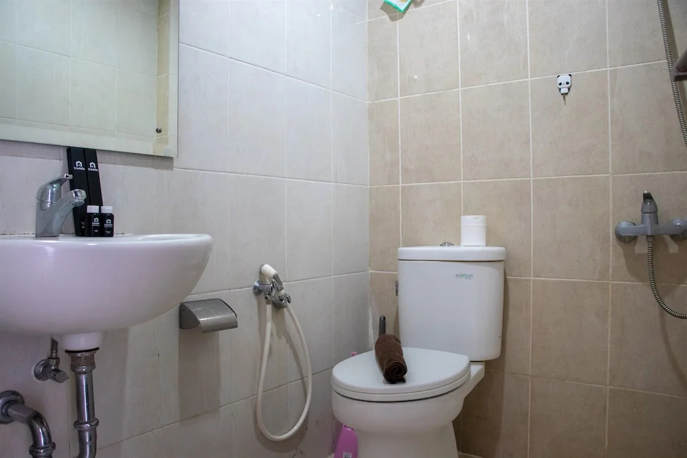Comfort 2Br At Nifarro Park Apartment