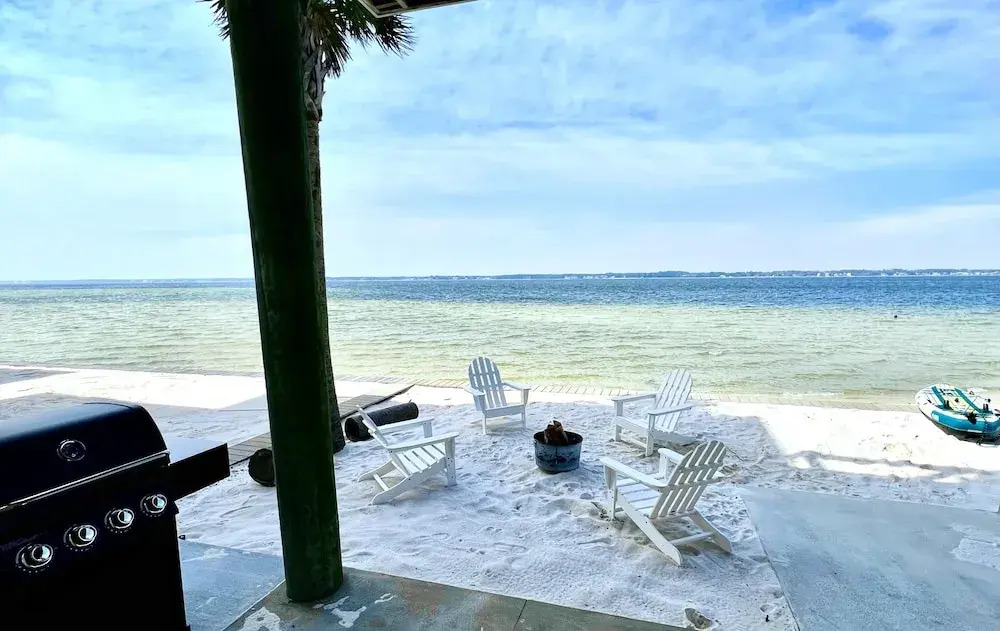 Isle Stay Awhile 5 Bedroom Home by RedAwning