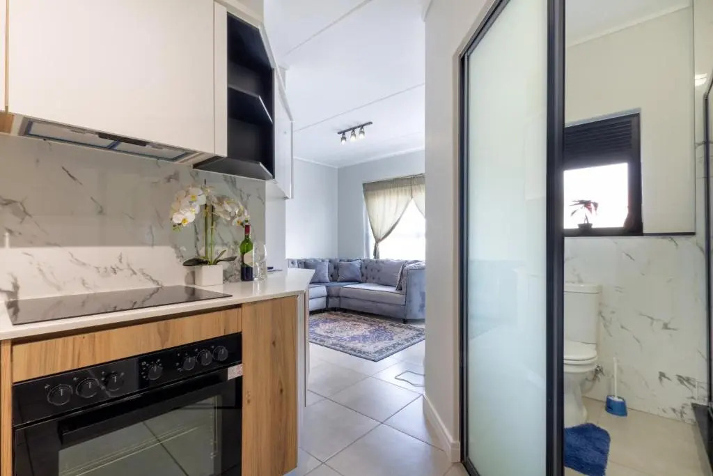 Lovely 1 Modern bedroom in Waterfall City