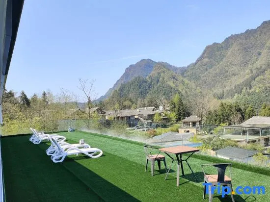 Avatar Mountain Resort—Mountain View | Swimming Pool | Free Station Pick-up | Western Cuisine