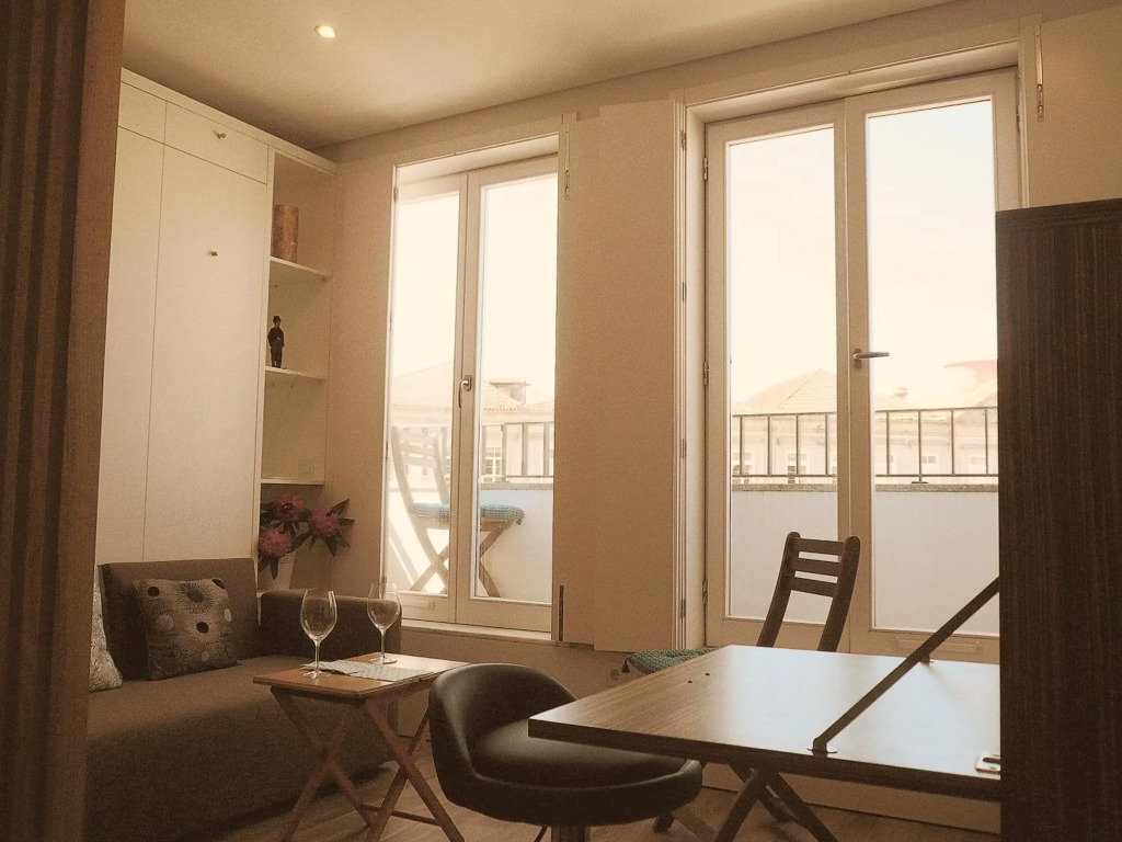 Carlos Alberto Balcony APT