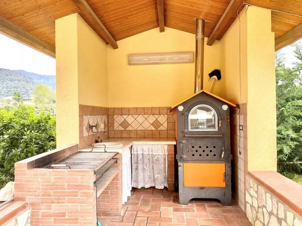 Villa Lilium With Private Pool 5 Bedrooms 10 pax 3 Bathrooms Parking