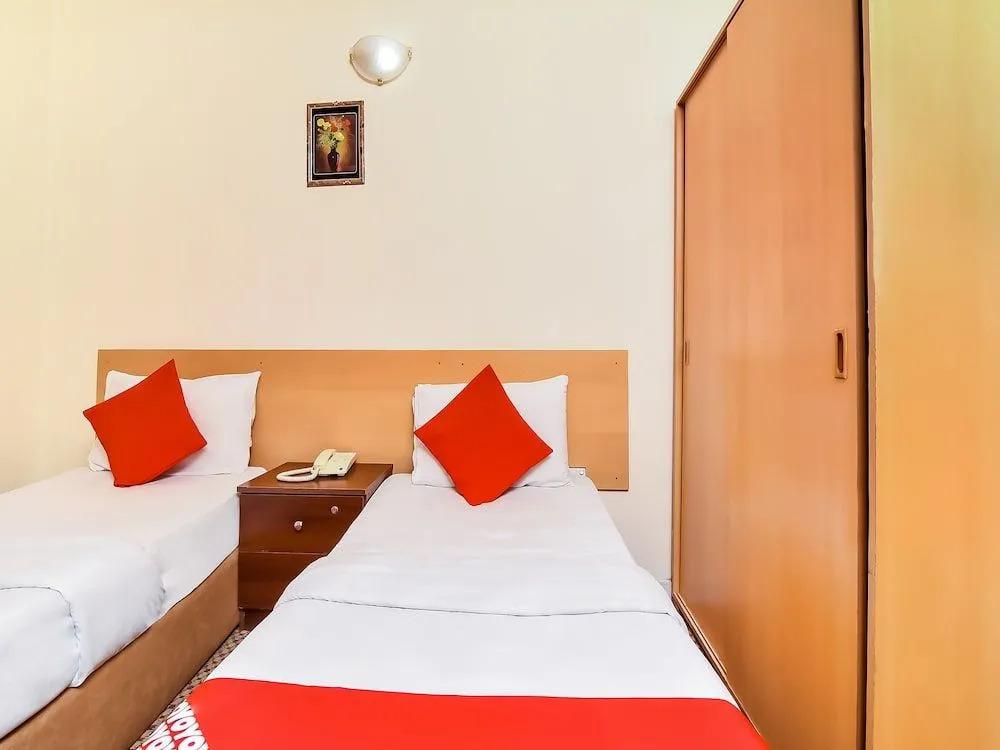 OYO 182 Zariana Hotel
