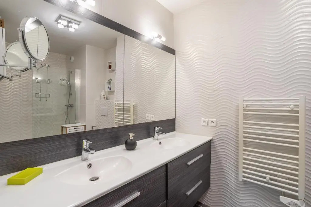 ILLANKA - Appartement 3 chambres avec parking et terrasse proche gare