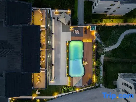 A pillow cloud · Pure oxygen in the cloud mountain top pool vacation beautiful stay