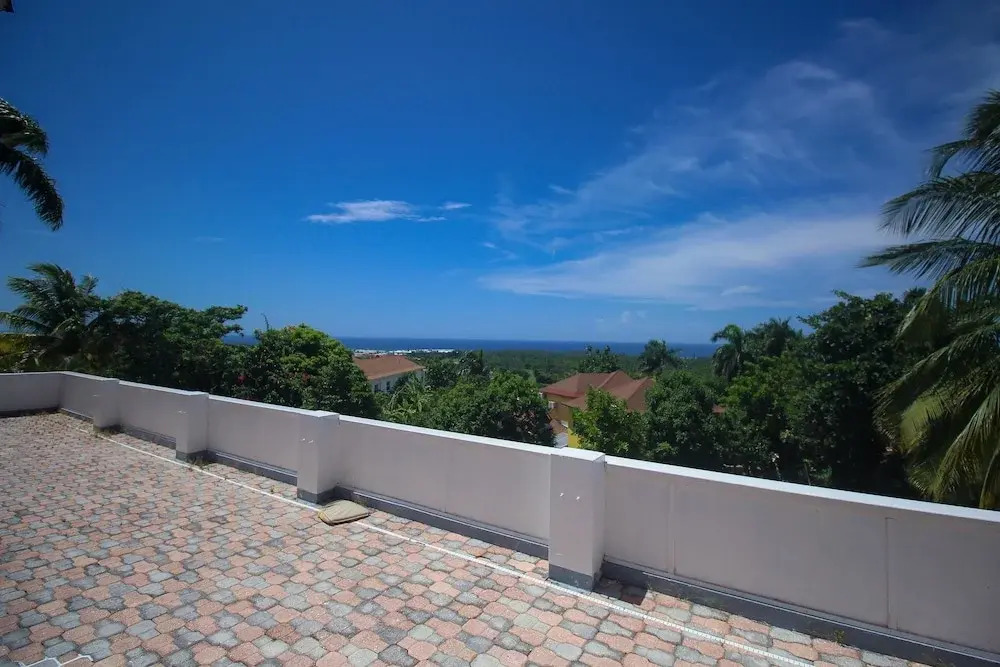 Paradise Burlington Villa