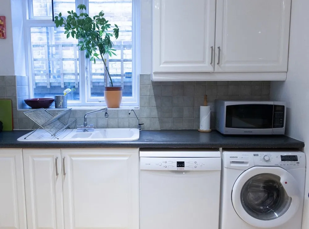 3 BR by Hampstead Heath W/terrace + Parking