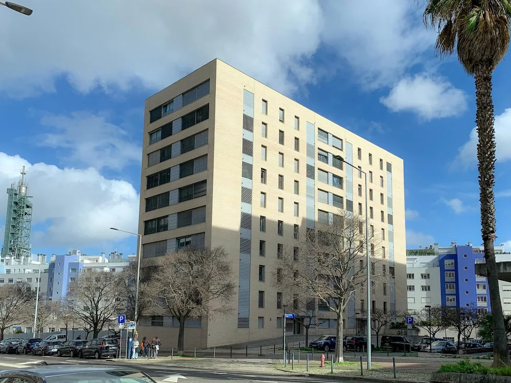 Happy Building by GW Holidays