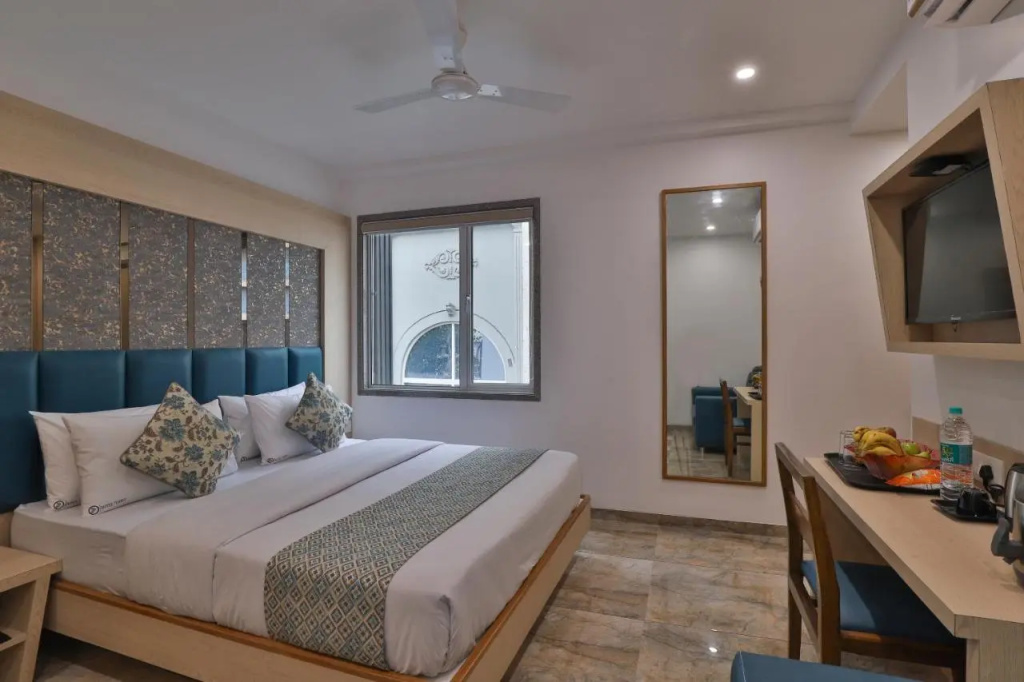 7 Orbit Hotel, Surat