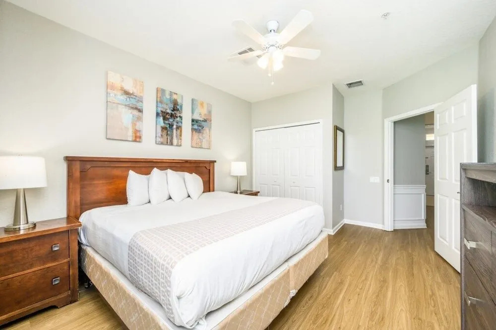 Beautiful Townhome, Vista Cay, Near Parks! 4018