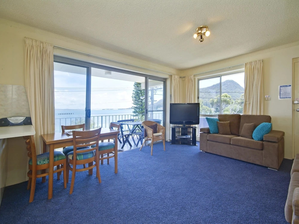 Shoal Towers, Unit 6/11 Shoal Bay Road