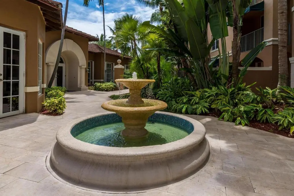 Yacht Club at Aventura Luxurious 1 Bed 1 Bath