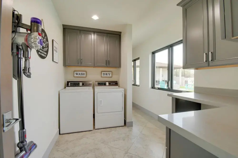 Game Room! Luxury Group Getaway in Fountain Hills