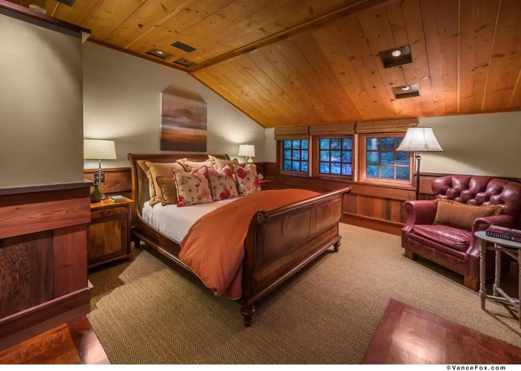 Stunning Big Springs Residence with Private Hot Tub! - Gray Wolf Northstar