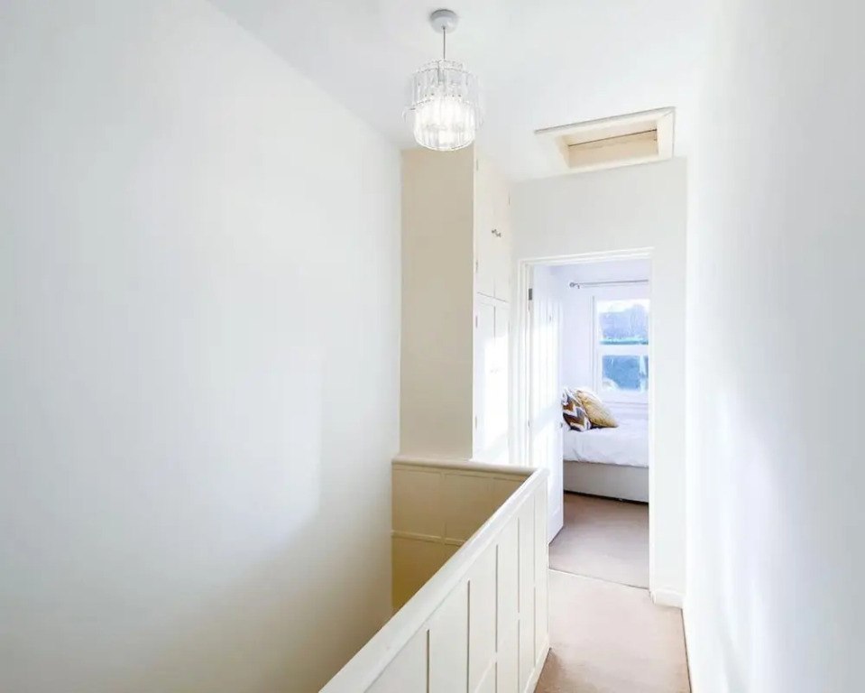 Central 4-bed House in Reading